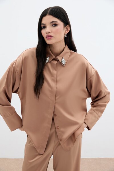 Sateen Aksesuar Detaylı Gömlek - Camel