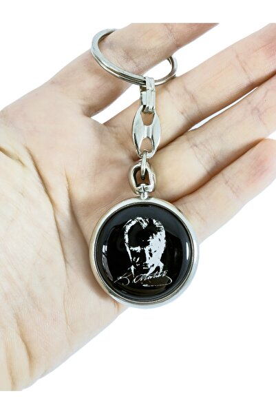 biuti Breloc SAtatürk, alb-negru, cu două fețe bombate