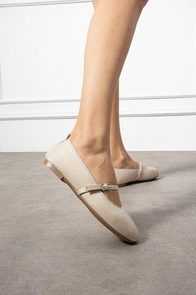 ShoeTek Balerina Rowi pentru damă, cu curea în față, cu cataramă, din satin bej