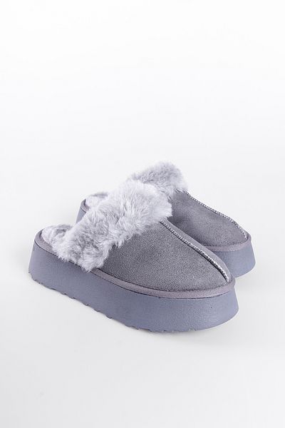 Capone Outfitters Chlupaté dámské pantofle s uzavřenou špičkou