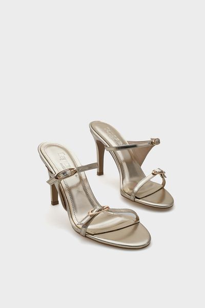 Capone Outfitters Stilvolle Damen-Hausschuhe mit Lucky Heels und doppeltem Band in Metallic-Optik