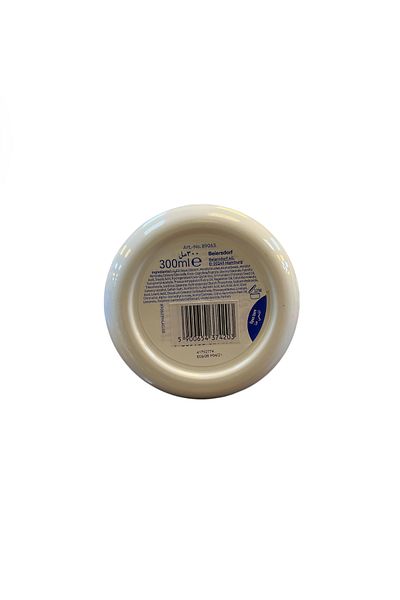 NIVEA NIVEA Soft Moisturizing Cream with Jojoba Oil and Vitamin E - 300 ml
