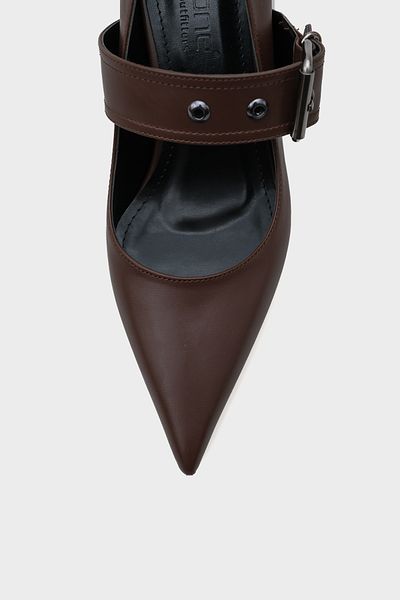 Capone Outfitters Roda Damenschuhe mit spitzer Zehenpartie und mittelhohem Absatz und Metallschnalle