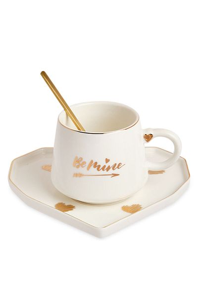 PUFO Cană ceramică cu farfurie în formă de inimă și linguriță „Be Mine” pentru cafea sau ceai, 180 ml, albă