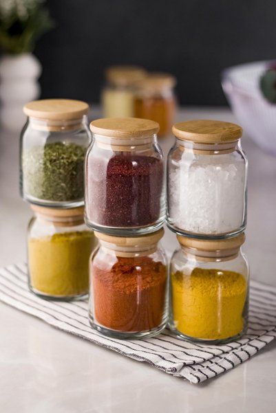 Generic Brand طقم مكون من 6 برطمانات زجاجية بغطاء من الخيزران ومجموعة بهارات وإبريق توابل 200 مل