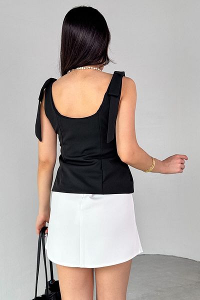 Cappmoda BLZ-06286 Μαύρη μπλούζα με λαιμόκοψη
