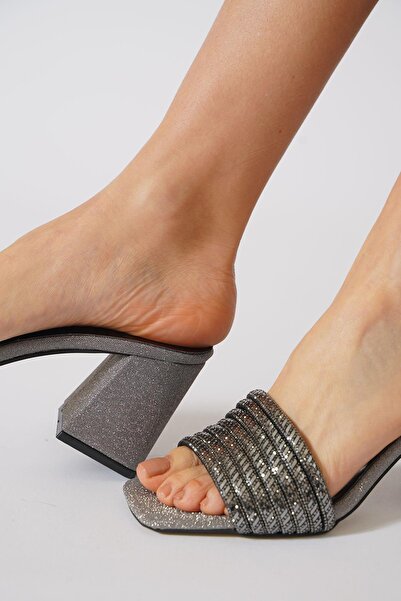 Moda Pie Wing 7 Band Stone Women's Slippers Platinum Glitter