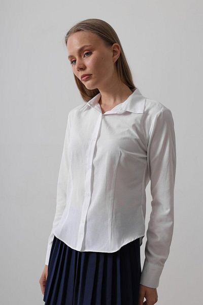 leyla sanat sanata yeni bir bakış açısı Leyla Sanat a New Perspective on Art Basic Shirt - White