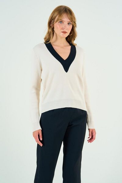 Moka Shopin Pulover din tricot cu decolteu în V MokaShopin - crem-negru