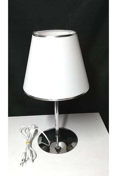 teknotrust White Lampshade Metal Chrome Leg White Head Lampshade