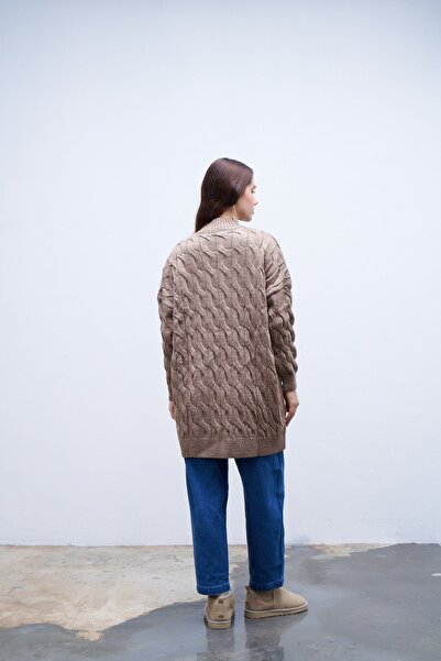 QANU Mink Colored Knitted Cardigan