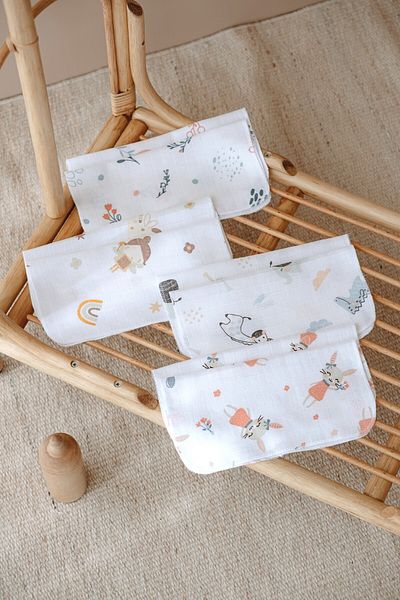 ESTİ Baby Pack of 8 Patterned Muslin Baby Mouth Wipes 100% Cotton 25X25 cm