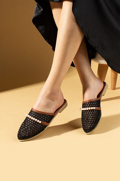 Pembe Potin Women's Black Pearl Buckle House Slippers Comfortable Sole Outdoor Slippers