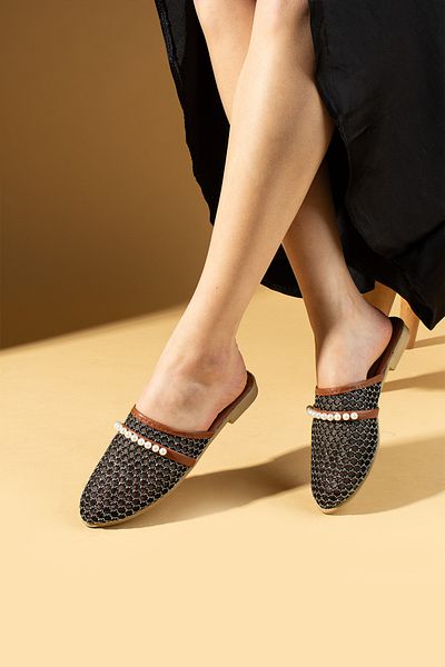 Pembe Potin Women's Black Lame Pearl Buckle House Slippers Comfortable Sole Outdoor Slippers