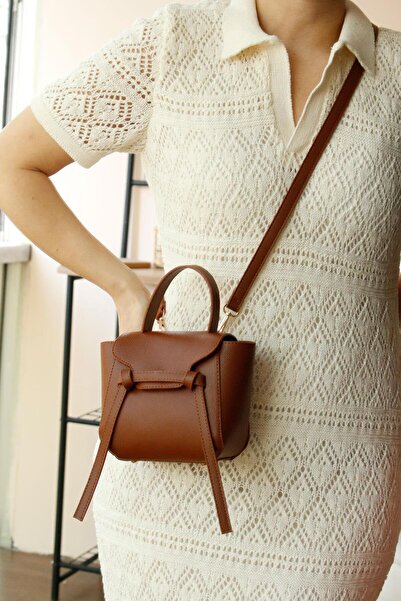 KOÇAK ÇANTA Μίνι γυναικεία τσάντα χεριού, ώμου και ώμου με λεπτομέρεια με κόμπους