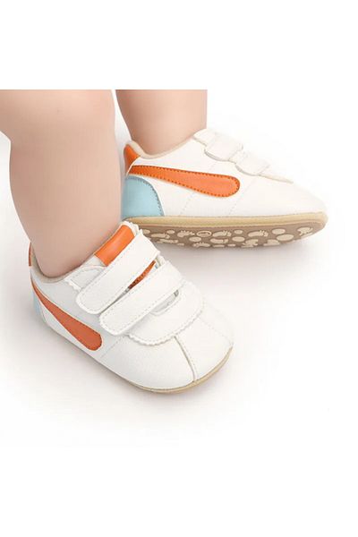 Superbaby Adidasi albi cu insertie laterala maro