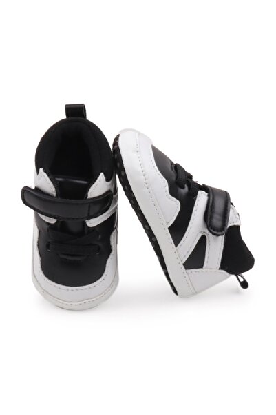 Bebelul Adidasi bebelusi, negri cu detalii albe