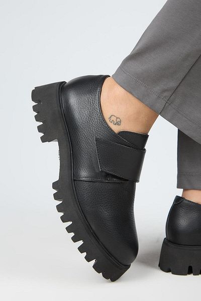 Manijero Pantofi negri din piele naturală cu velcro Mimi pentru femei
