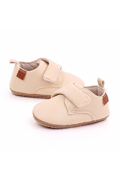 Superbaby Cream shoes with a velcro strap