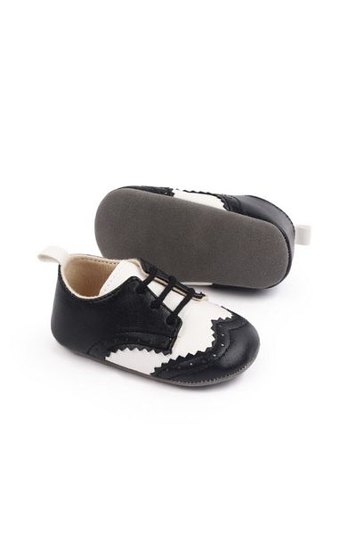 Superbaby Elegant black shoes with white insert