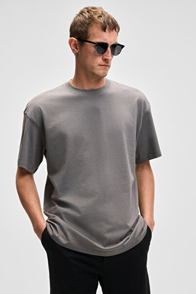 GRIMELANGE Ανδρικό μπλουζάκι FEON Oversize με φαρδιά κοπή από 100% οργανικό βαμβάκι με χοντρή υφή με στρογγυλή λαιμόκοψη ανοιχτό γκρι