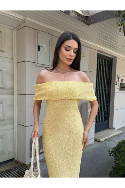 Lusin Kadın Sarı Kabartma Detaylı Omuzu Açık Madonna Yaka Uzun Elbise