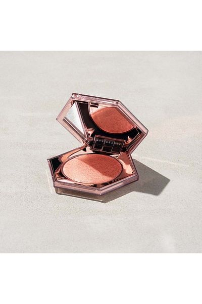 real beauty Bronze highlighter