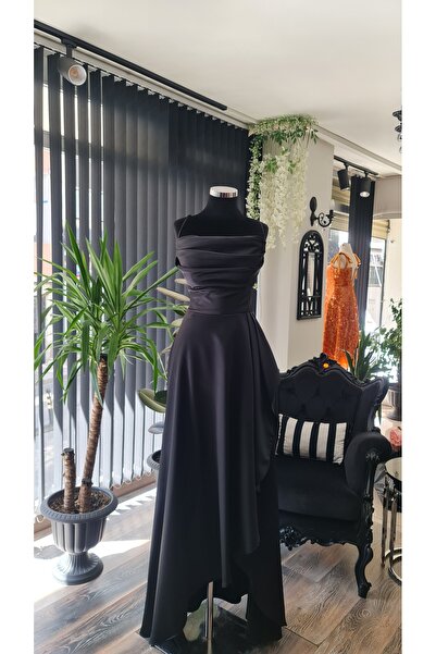 makbuleofficial Φόρεμα επιστροφής στο σπίτι με λουράκια, σατέν, σχισμή στο πλάι