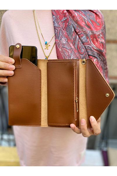H&D COLLECTİON МЕКА КОЖЕНА ЧАНТА С ПЛИК, КОЯТО СЕ ПРИКРИВА НА КИТКАТА И ОТДЕЛЕНИЕ ЗА МОНЕТИ