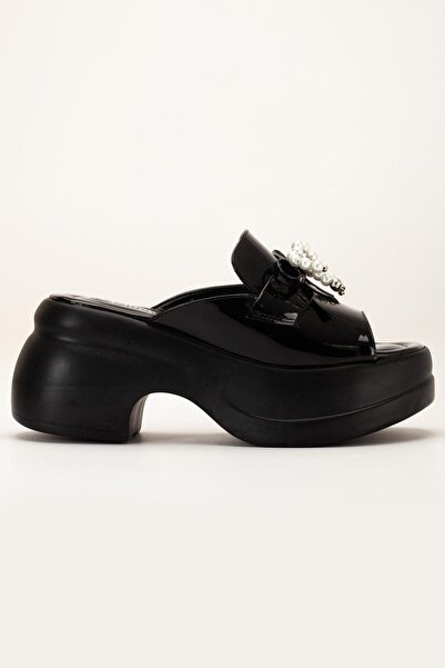 Dilimler Ayakkabı Women's Wedge Heeled Slippers Black Patent Leather Full Face Thin Accessories