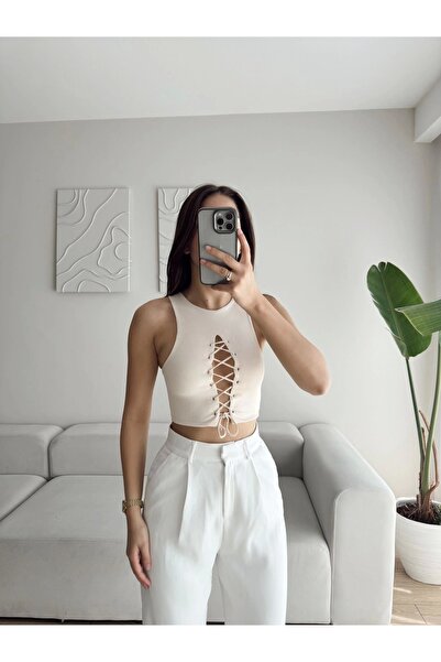 Zoom Butik Crop cu ochiuri cu dantela în față - BEI