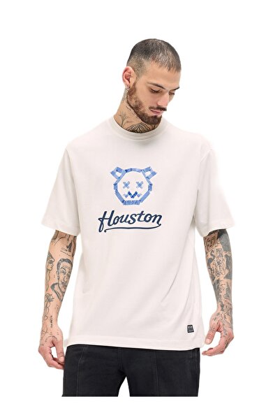 The Bear House تي شيرت رجالي كبير الحجم بطبعة دب أبيض لاصق ورقبة دائرية من أج...