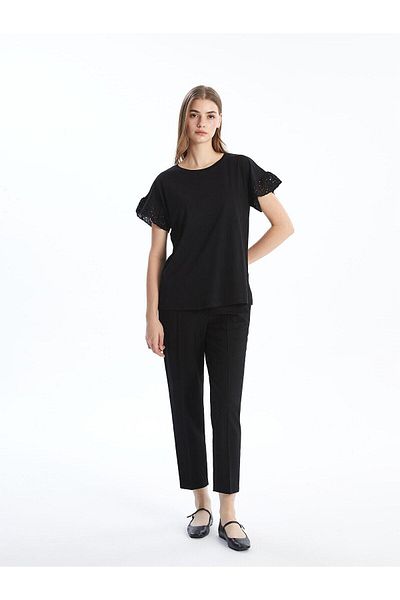 LC Waikiki Γυναικεία μπλούζα LCW Comfort με λαιμόκοψη με δαντέλα (S5)