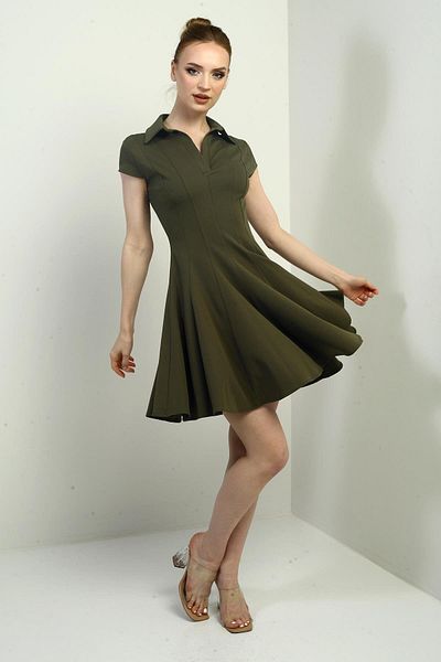 By Saygı Rochie scurtă de damă cu guler polo cu mâneci lunii din Lycra