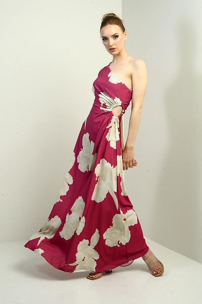 By Saygı Rochie lungă din satin creponat pentru femei, cu un singur umăr, cu fereastră laterală, cu model de frunze mari