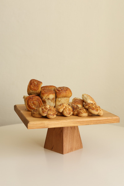 justwood 25x25/10 cm and 29x29/12 cm Square Wooden Cake Presentation Serving Plate - Pyramid