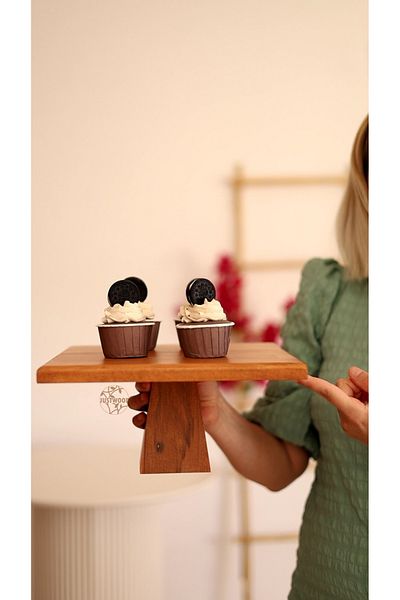 justwood صفائح تقديم المعجنات المربعة الخشبية بحجم 29x29 سم مع أرجل 12 سم