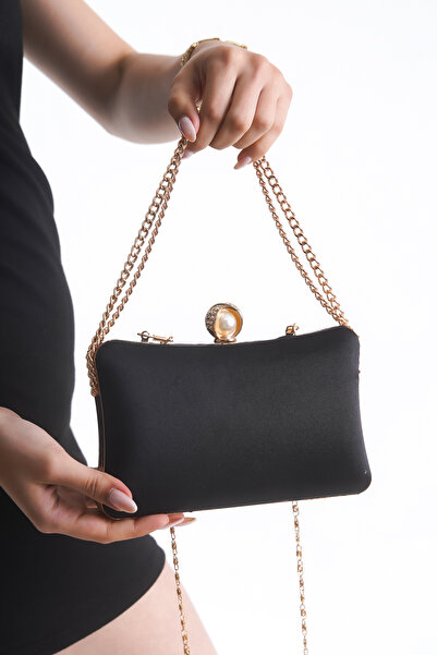 Famels Geantă de rochie de seară din țesătură neagră din satin, cu lanț de pi...