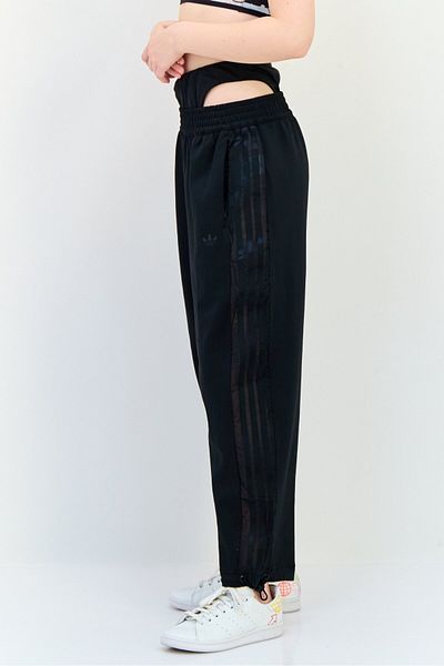 adidas Women Loose Fit 7/8th Outdoor Sweatpants, Black