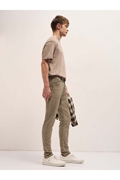 The Bear House Men’s Denim Jeans – Classic Everyday Style with Durable Construction