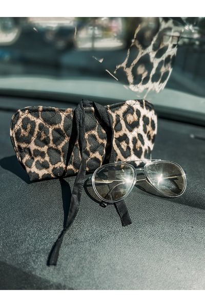 KaiHome Kaileopard Tie-Up Glasses Case