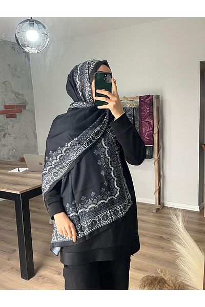 Merwiss Ethnic Patterned Soft Framed Black and White Shawl