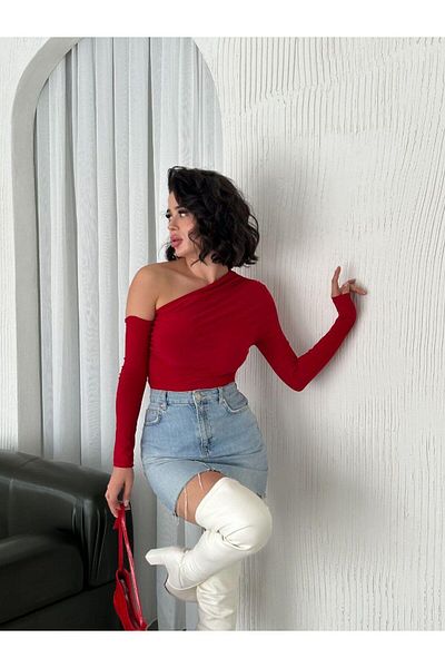 Elaxi Sandy One Shoulder Low-Cut Blouse