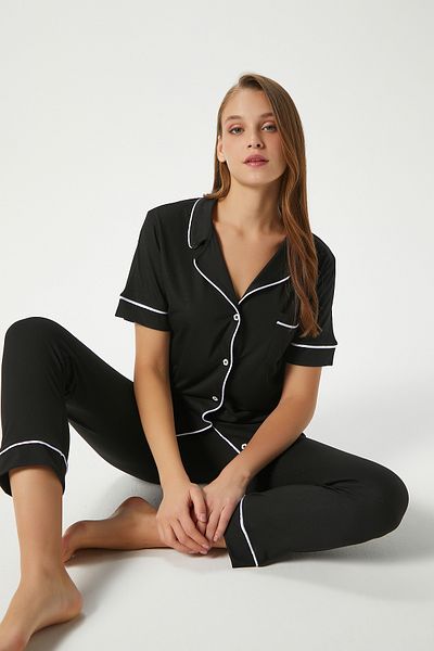 Ritnice Set de pijamale Vanessa, din viscoză, cu mânecă scurtă, cu nasturi în față, cu nervuri, cu fundul negru