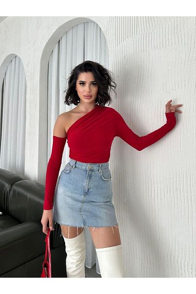Elaxi Sandy One Shoulder Low-Cut Blouse