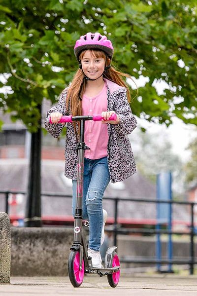 PopŞeker 2 Wheel Flexi Max Pink Scooter: Pink Energy and Maximum Flexibility Together!
