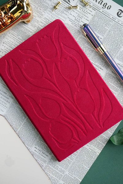 Victoria's Journals دفتر ملاحظات بغلاف مقوى من جلد الغزال المخملي مقاس A5 (14.8 × 21 سم) 100 جرام 160 ورقة مسطرة