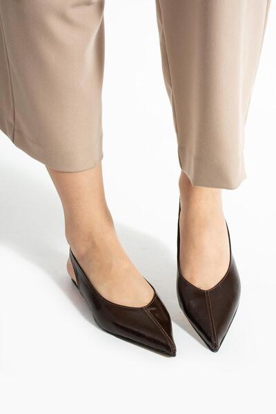 diclepolat Γυναικείες μπαλαρίνες με κοντό τακούνι με λουστρίνι με σχέδιο καφέ Peras