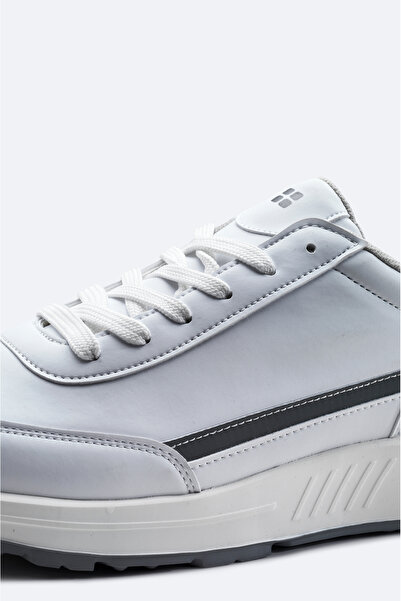 Avva Men's White Pieced Flexible Sole Sneaker A31y8024