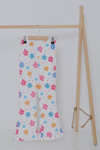 TOFİSA Leggings pentru fetiță cu model de flori albe - 27058